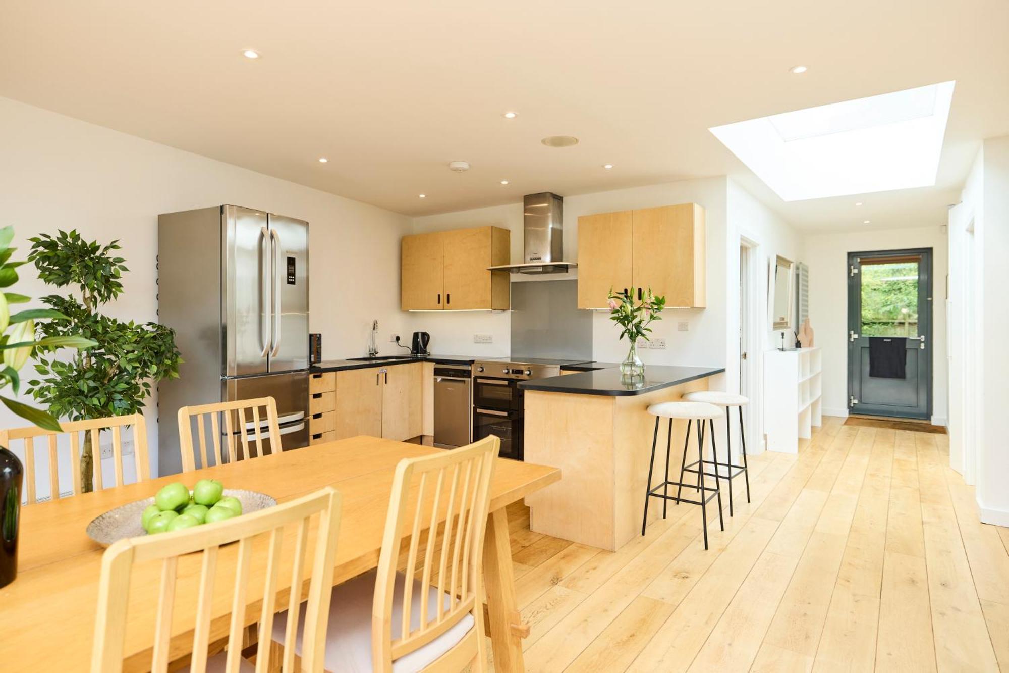 The Putney Wonder - Dazzling 3Bdr Flat With Garden Leilighet London Eksteriør bilde